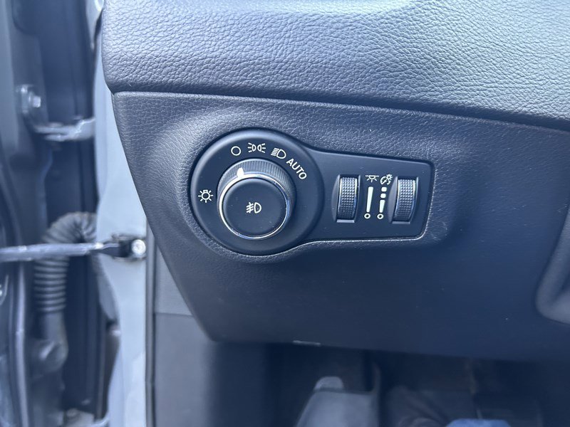 Used 2019 Jeep Compass Limited image 18