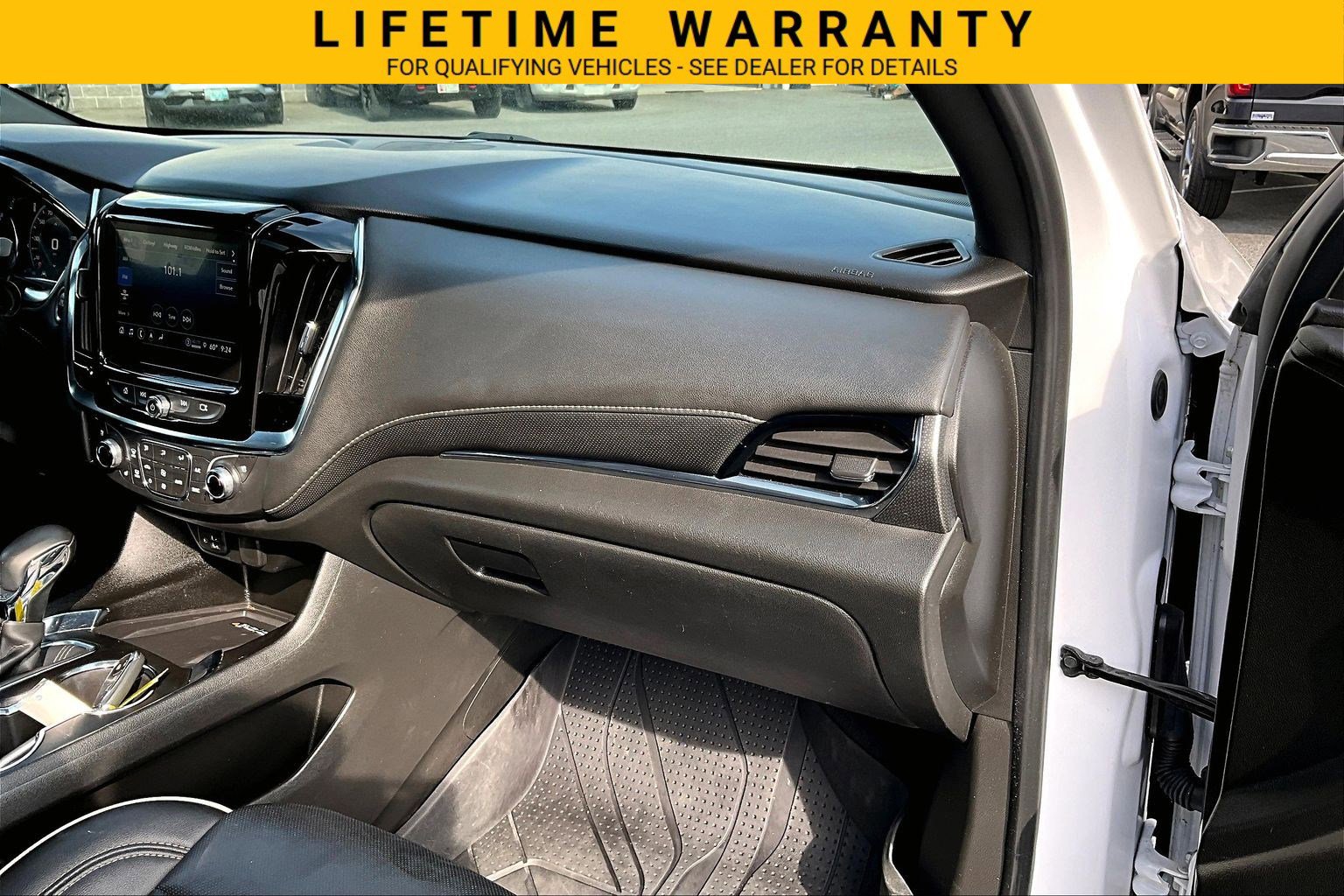 Used 2023 Chevrolet Traverse Premier w/ Redline Edition AWD/4WD image 17