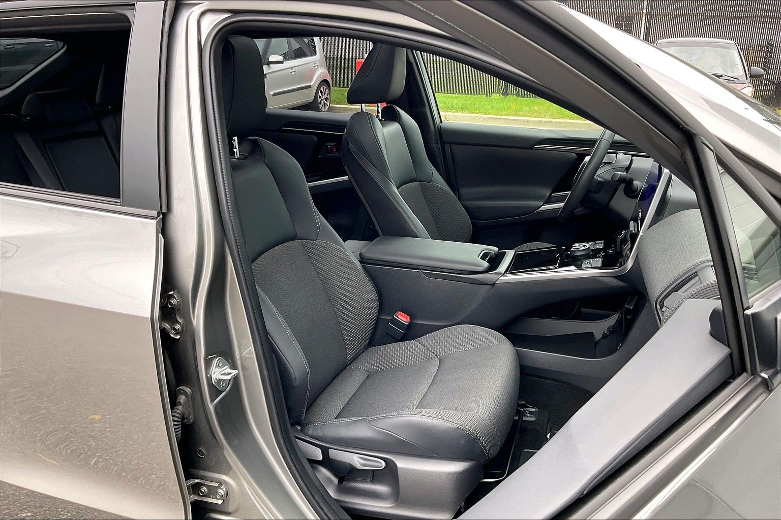 Used 2025 Toyota bZ4X AWD w/ Weather Package image 9