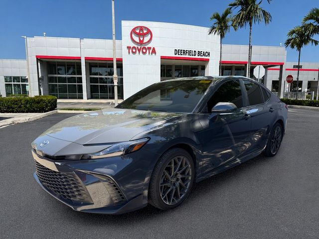 Used 2025 Toyota Camry SE w/ Convenience Package FWD image 3