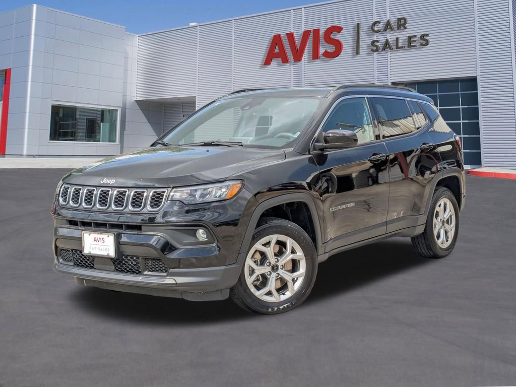 Used 2025 Jeep Compass Latitude w/ Sun & Sound Group image 1
