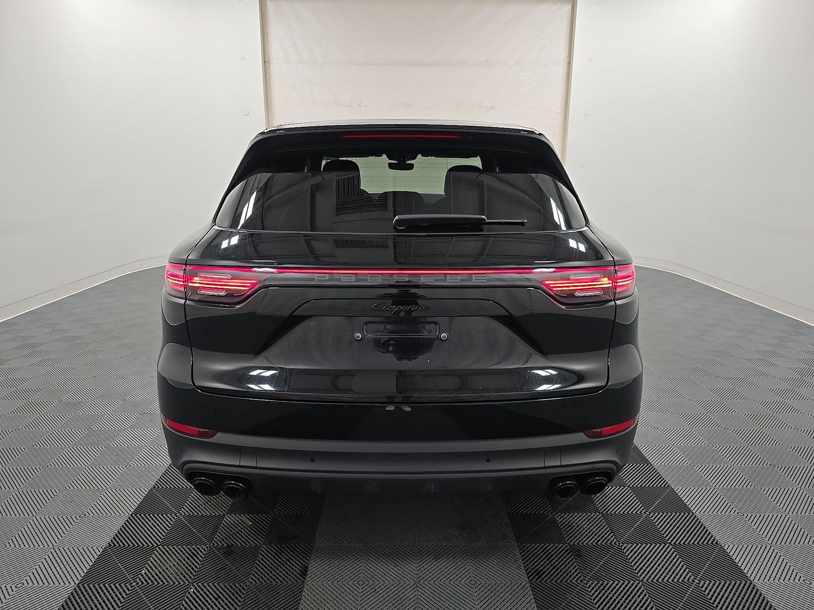 Used 2023 Porsche Cayenne Platinum Edition AWD/4WD image 7