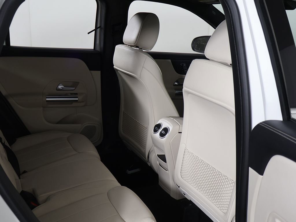 Used 2023 Mercedes-Benz GLA 250 4MATIC w/ Premium Package image 26