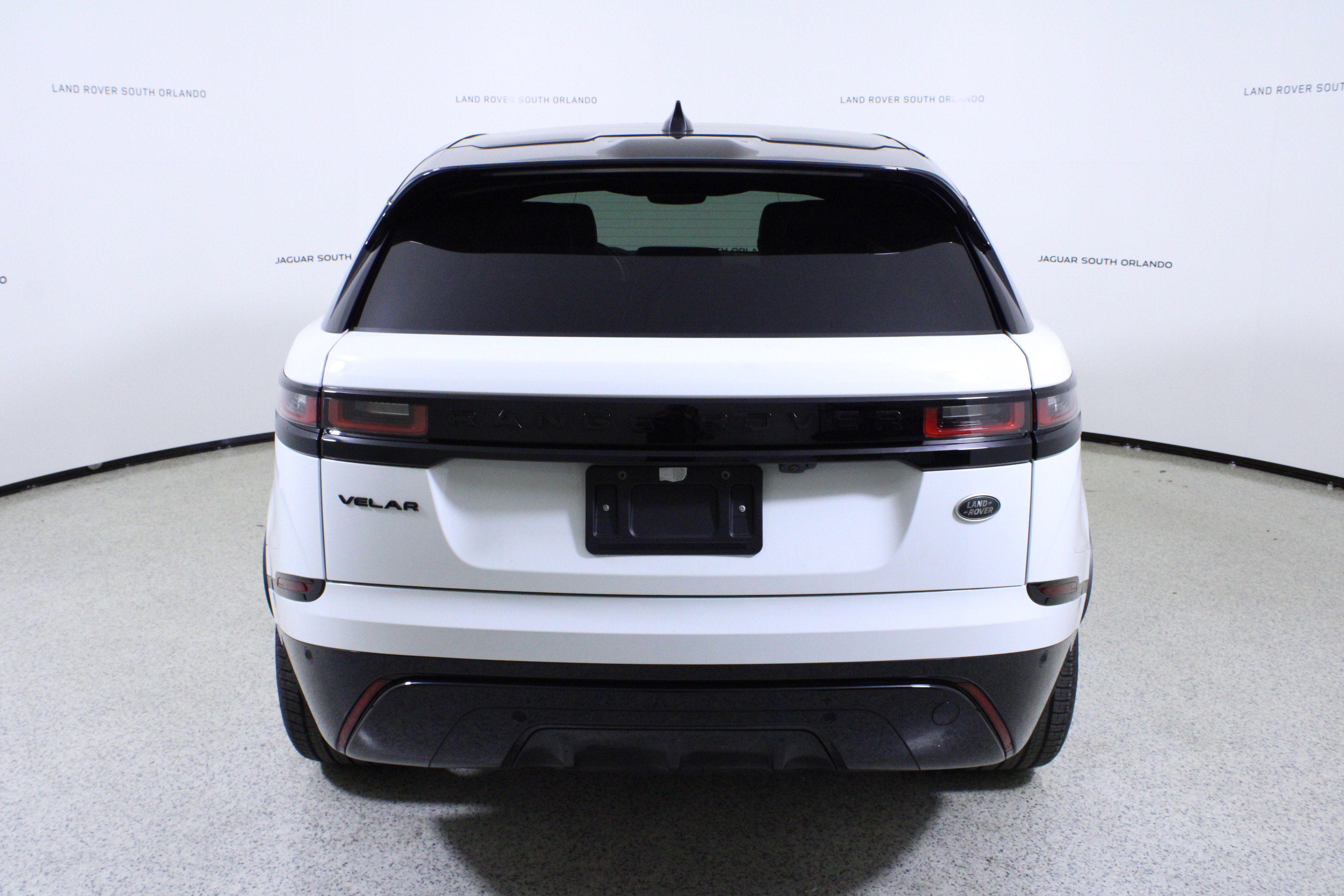 Used 2023 Land Rover Range Rover Velar R-Dynamic S image 6