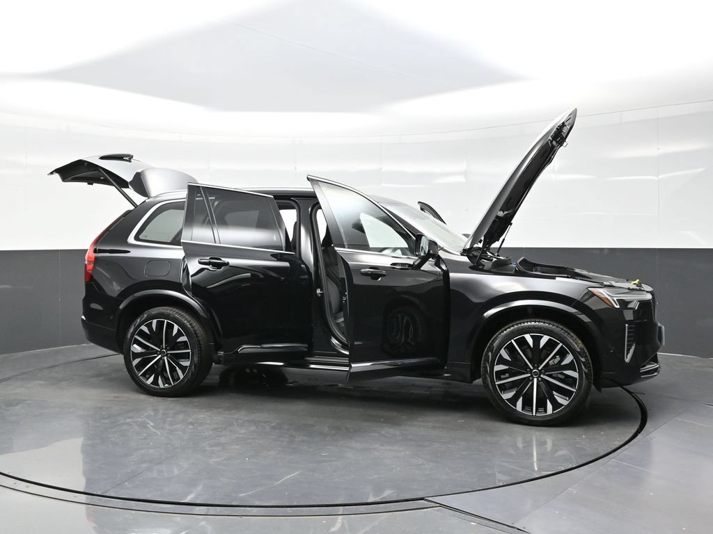 Used 2025 Volvo XC90 B5 Ultra AWD/4WD image 44