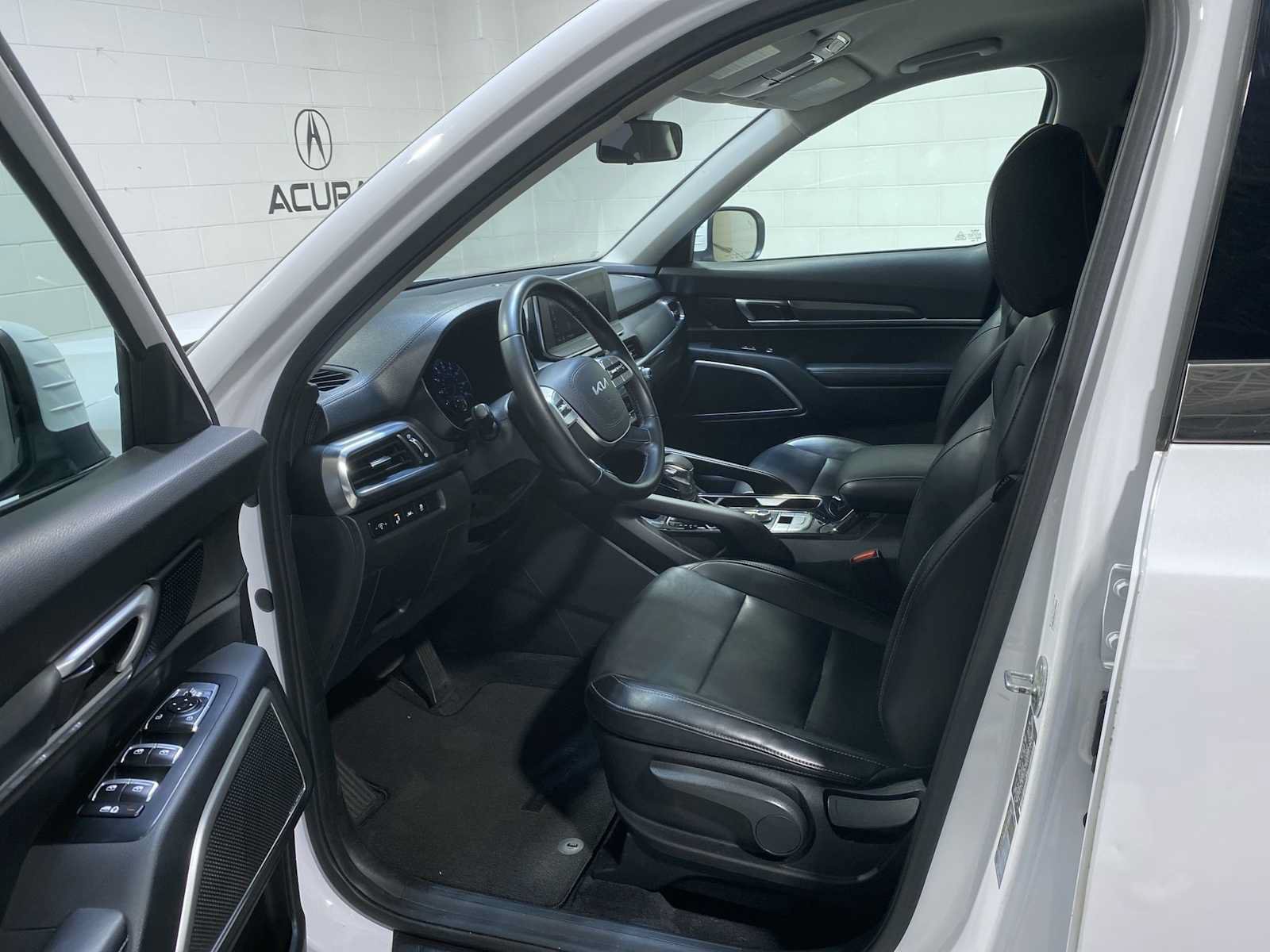 Used 2022 Kia Telluride LX AWD/4WD image 2