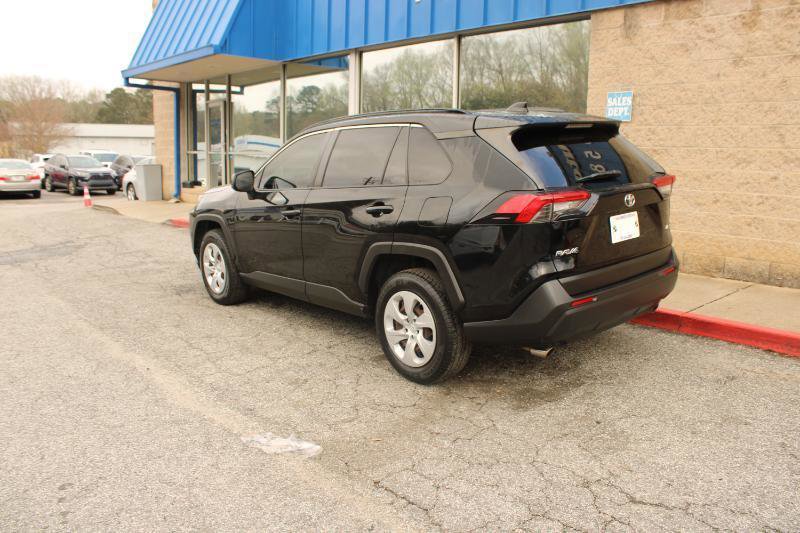 Used 2019 Toyota RAV4 LE image 5