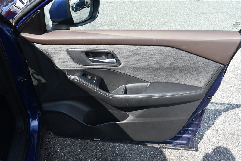 Used 2023 Nissan Rogue SV AWD/4WD image 26