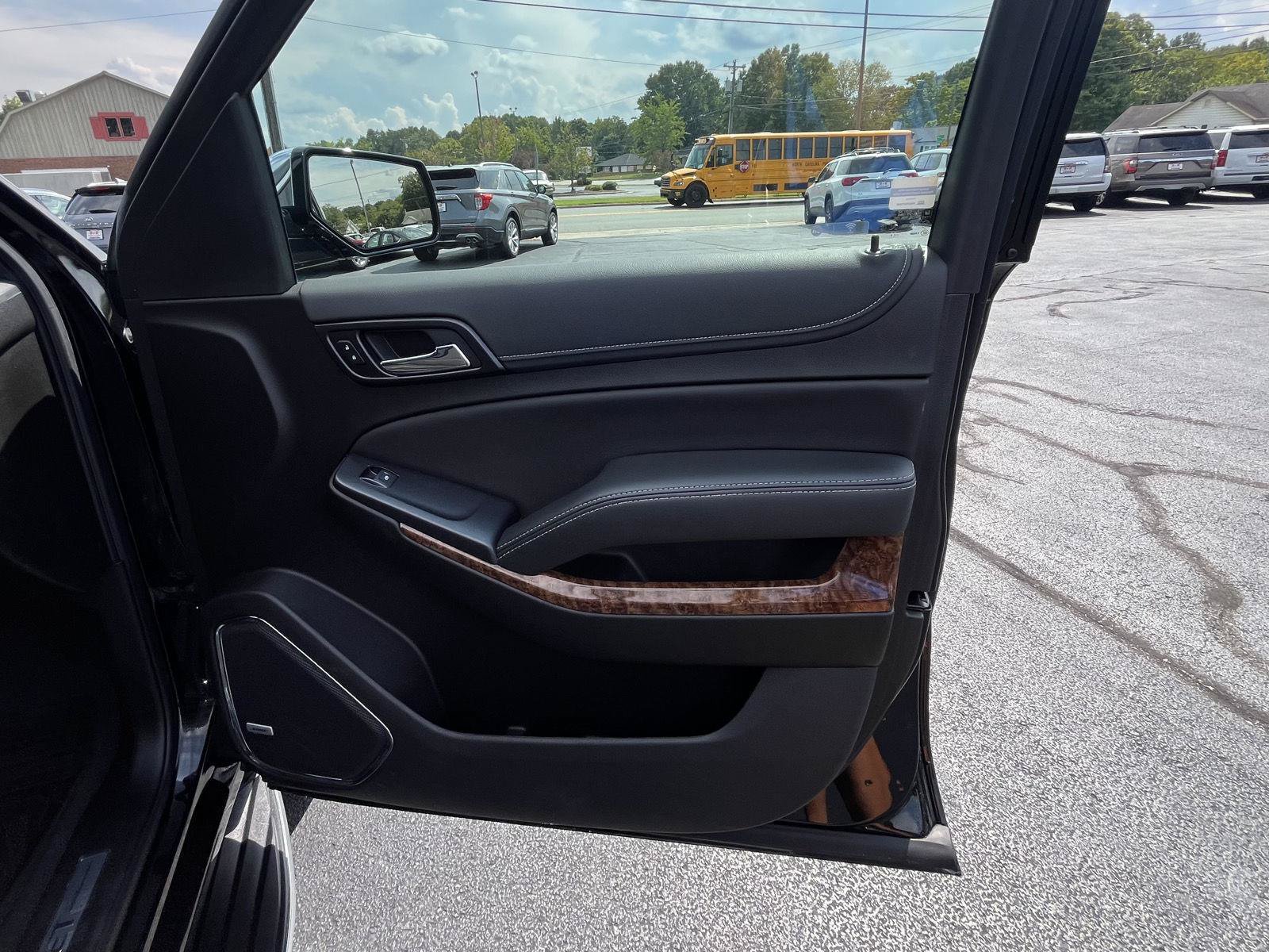 Used 2019 Chevrolet Tahoe Premier AWD/4WD image 34