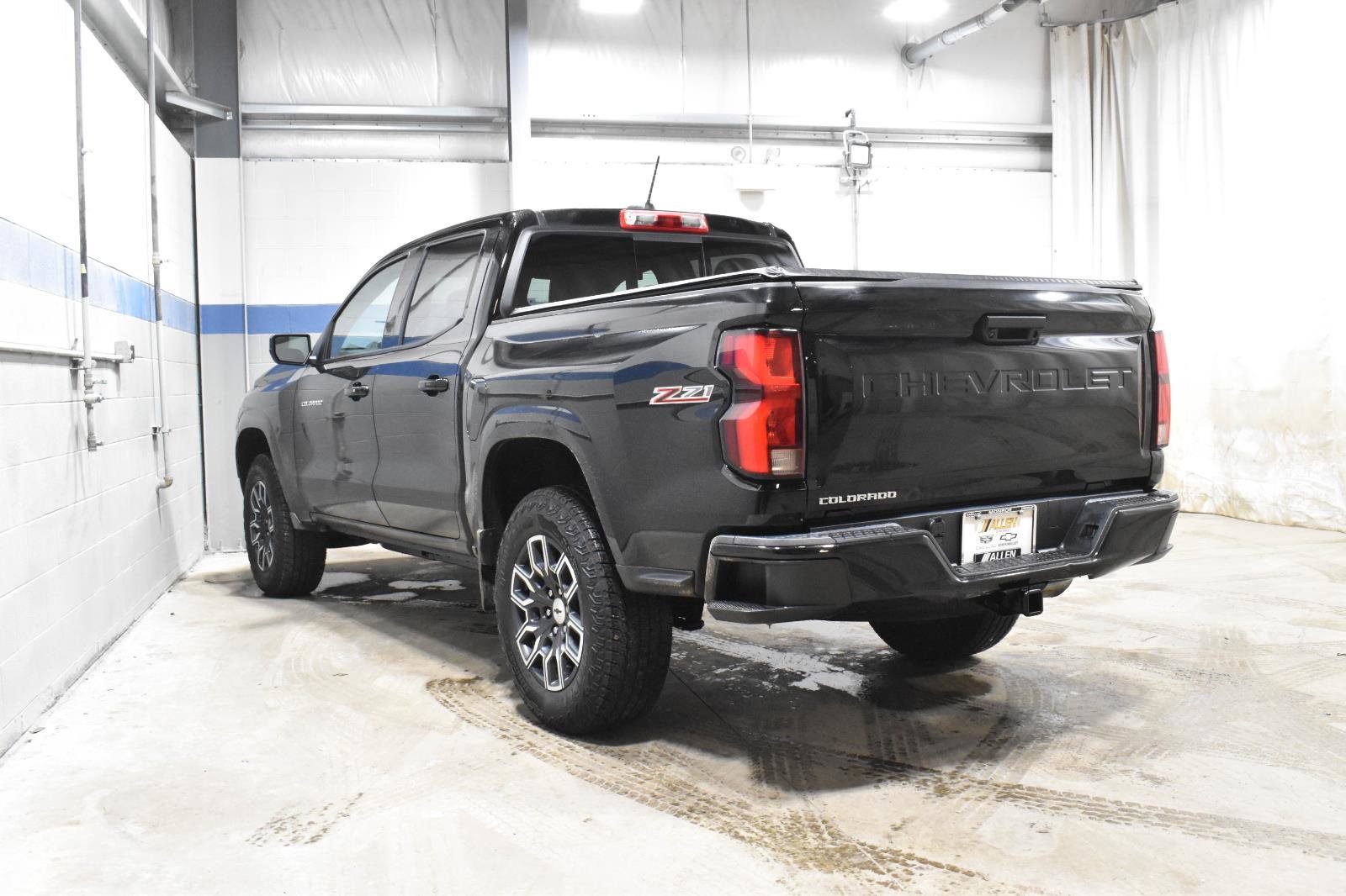 Used 2023 Chevrolet Colorado Z71 w/ Z71 Convenience Package 2 image 24