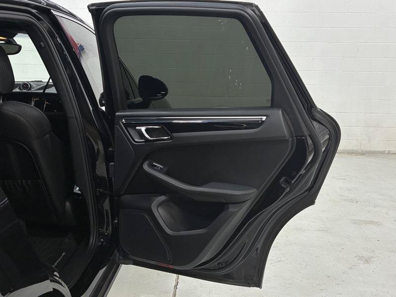 Used 2015 Porsche Macan S AWD/4WD image 20