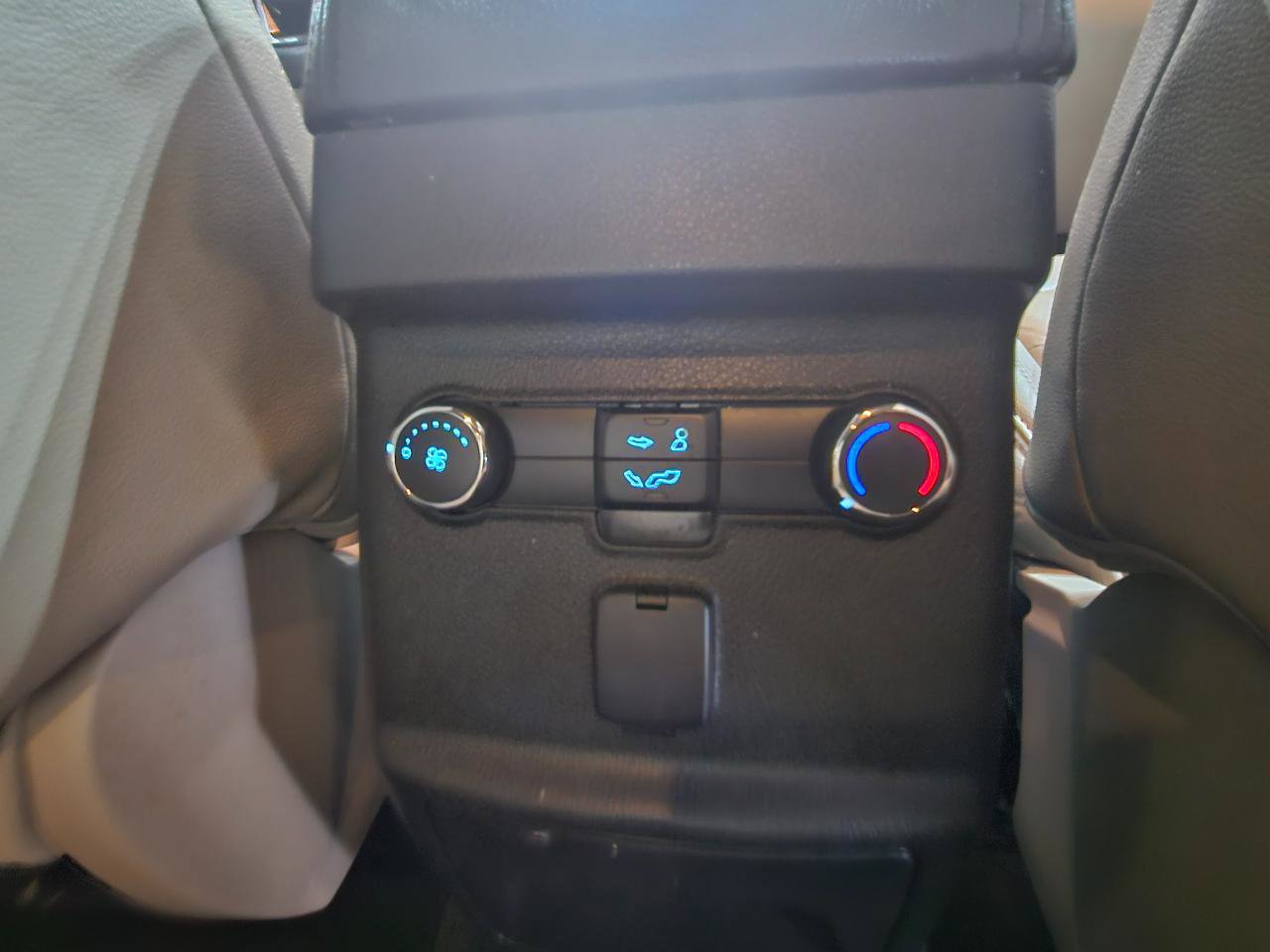 Used 2018 Ford Explorer XLT w/ Equipment Group 202A image 19