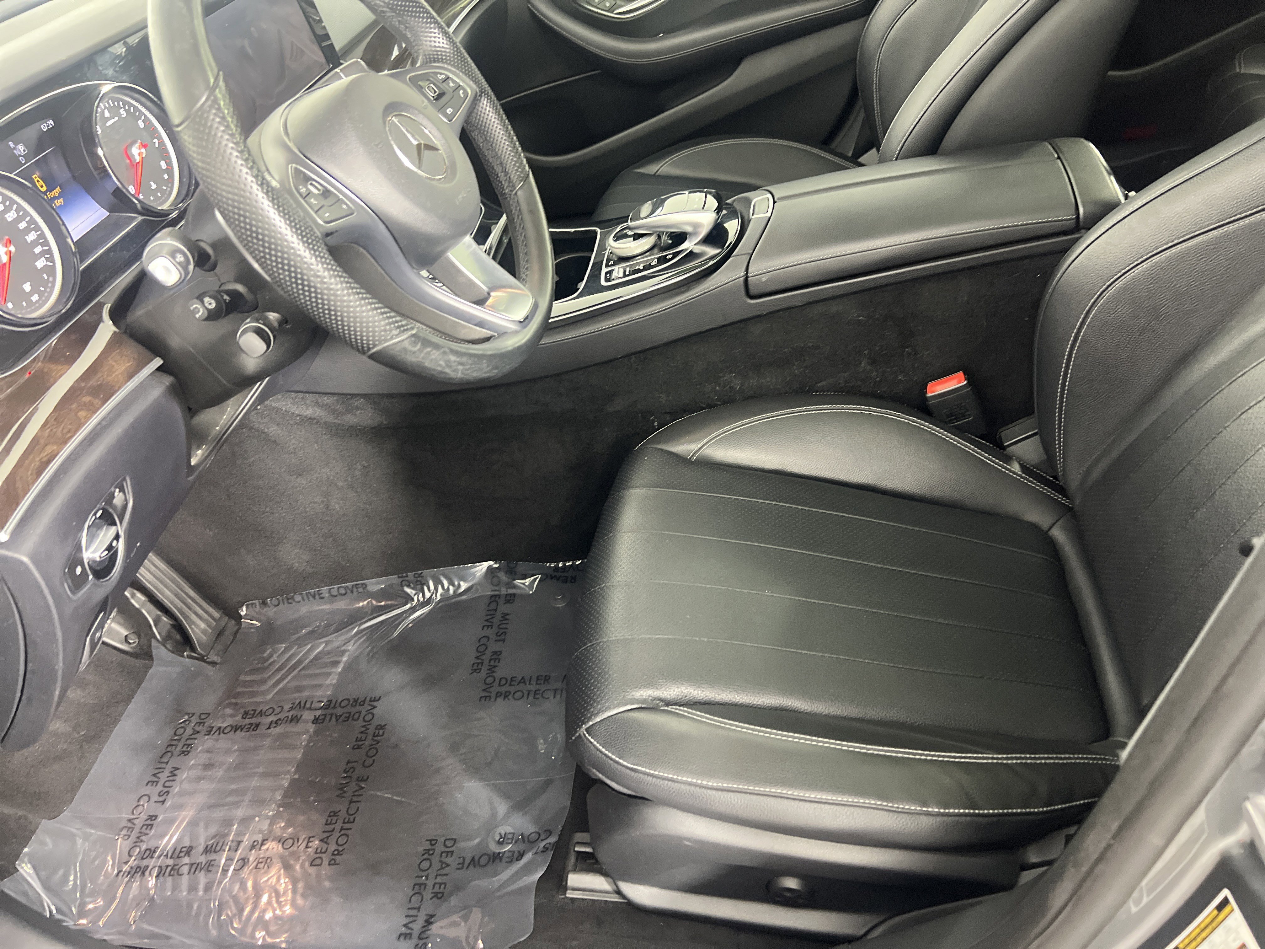 Used 2017 Mercedes-Benz E 300 4MATIC image 7