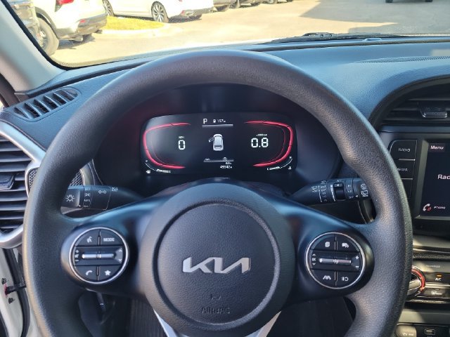 Used 2024 Kia Soul LX w/ LX Technology Package FWD image 25