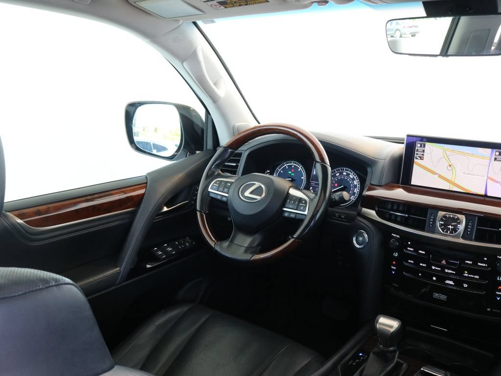 Used 2017 Lexus LX 570 4WD w/ Luxury Package image 43