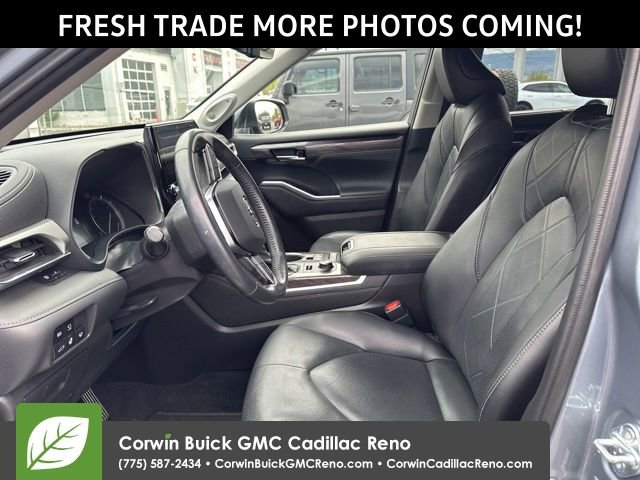 Used 2021 Toyota Highlander Platinum AWD/4WD image 9