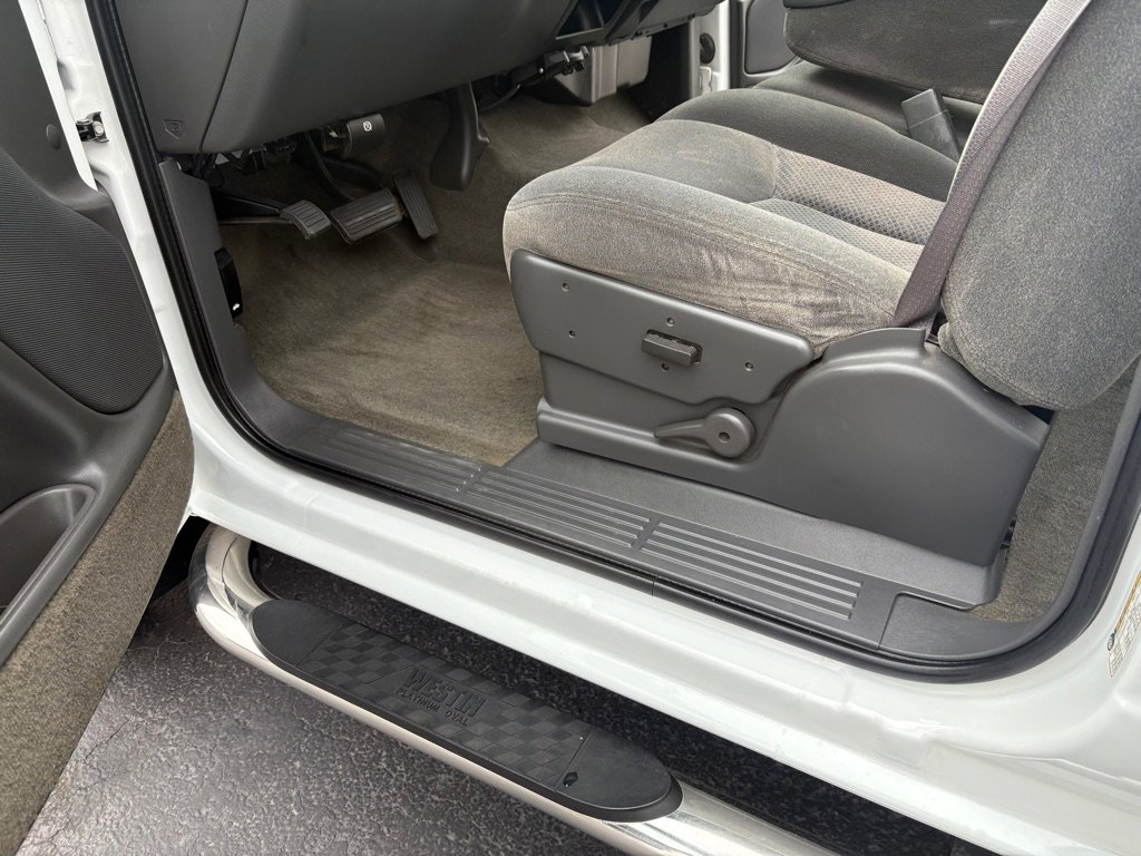 Used 2005 Chevrolet Silverado 2500 LS w/ Heavy-Duty Power Package image 19