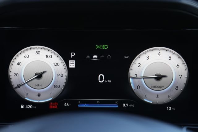 New 2025 Hyundai Elantra Limited image 12