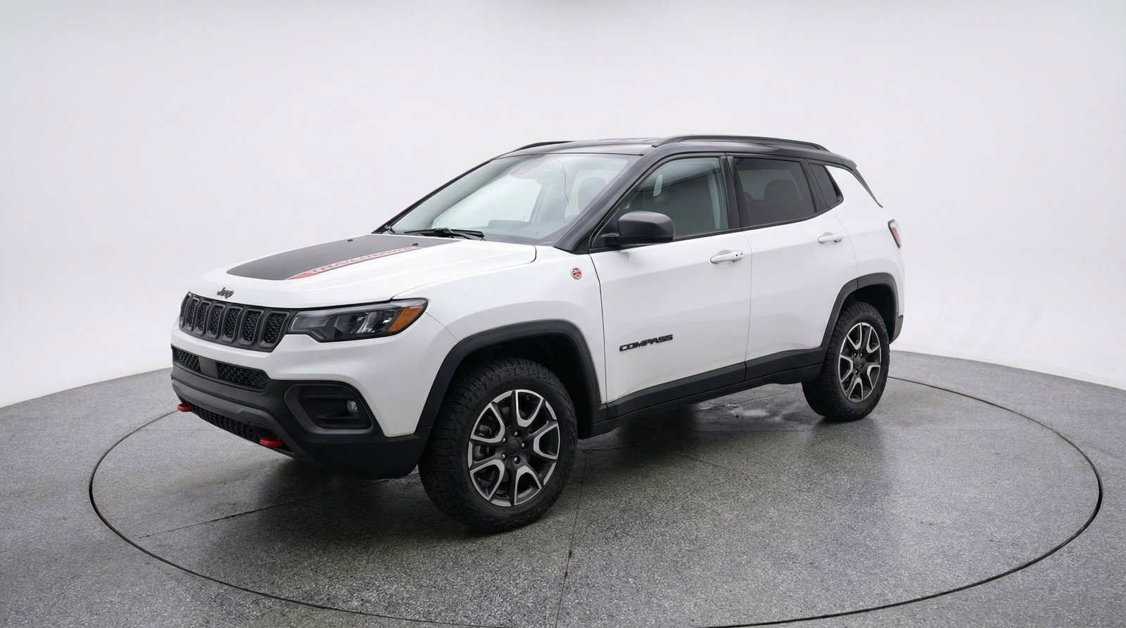 Used 2025 Jeep Compass Trailhawk image 3
