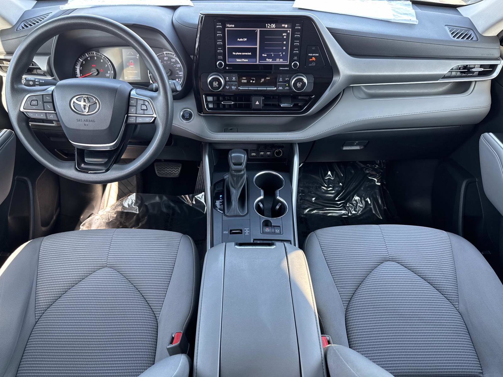 Used 2021 Toyota Highlander L image 9