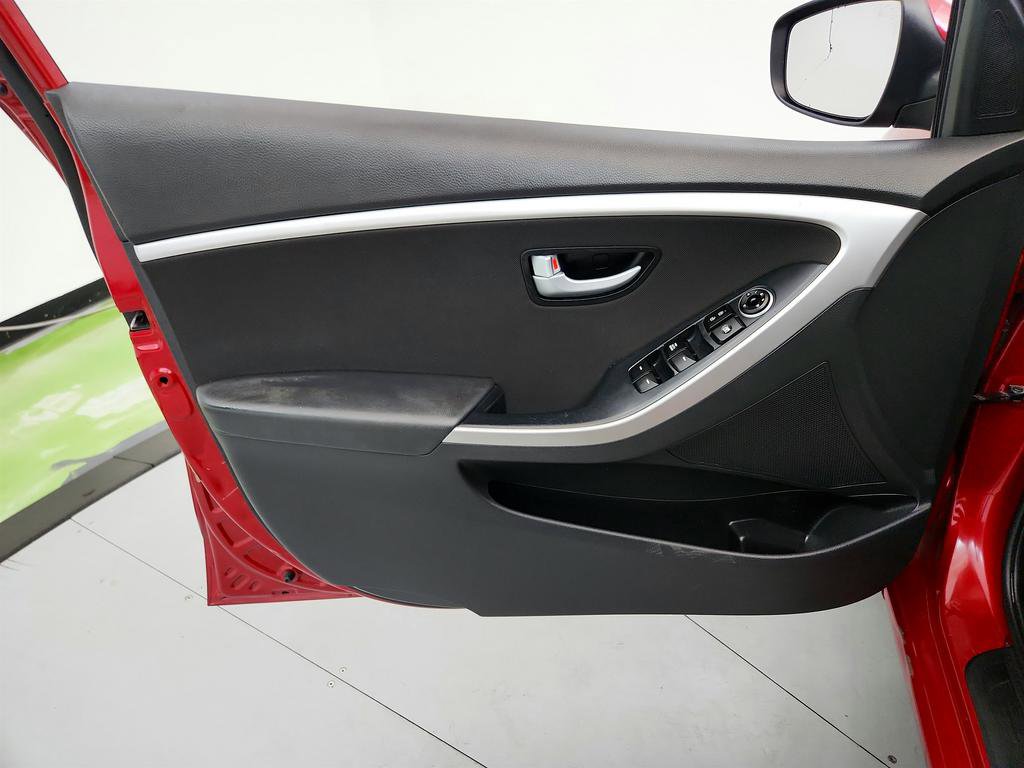 Used 2016 Hyundai Elantra GT FWD image 20