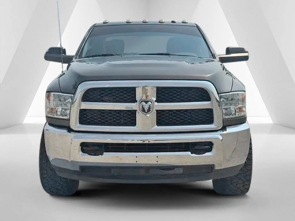 Used 2018 RAM 2500 Tradesman w/ Chrome Appearance Group AWD/4WD image 2