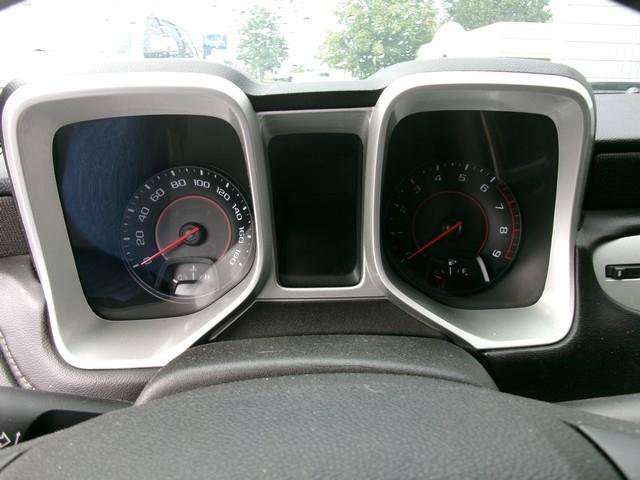 Used 2015 Chevrolet Camaro SS RWD image 11