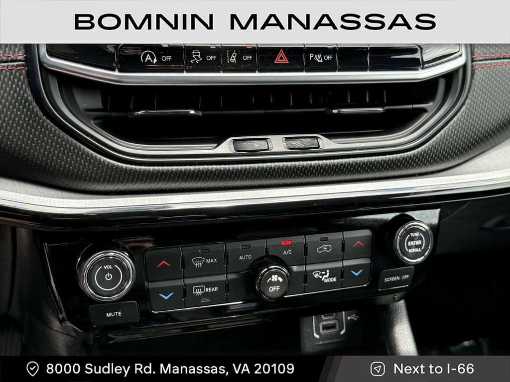 Used 2024 Jeep Compass Trailhawk image 20