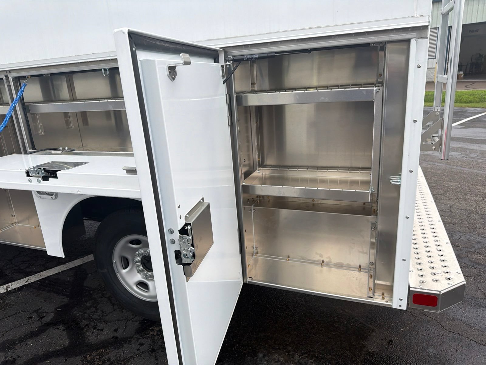 New 2026 Chevrolet Express 3500 w/ Power Convenience Package RWD image 19