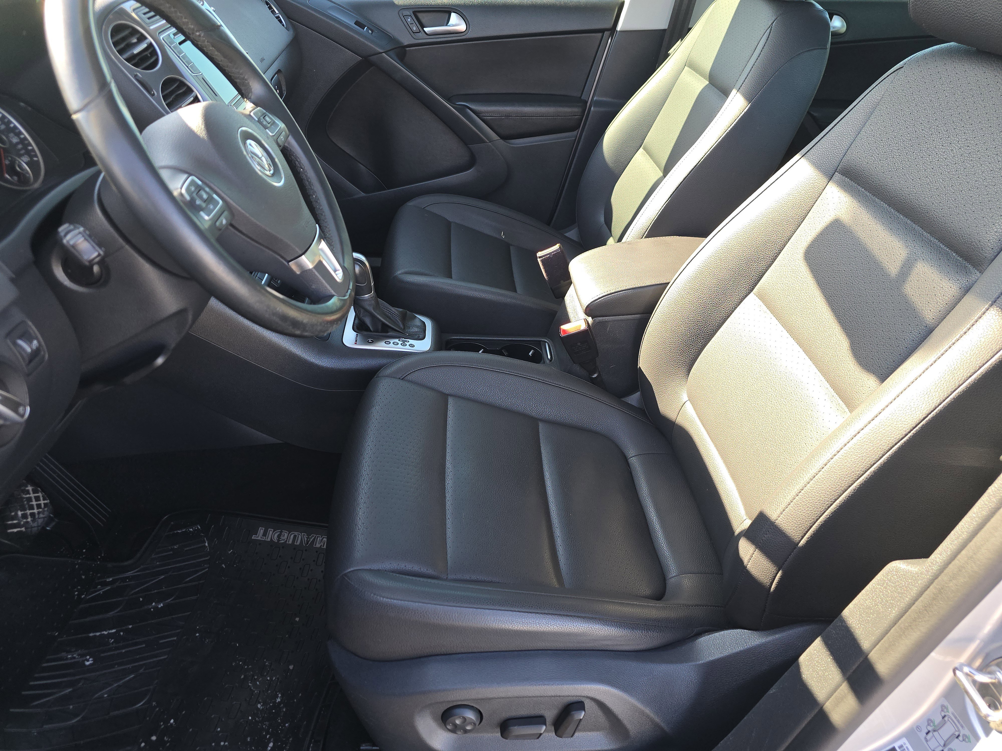 Used 2017 Volkswagen Tiguan Wolfsburg Edition image 20