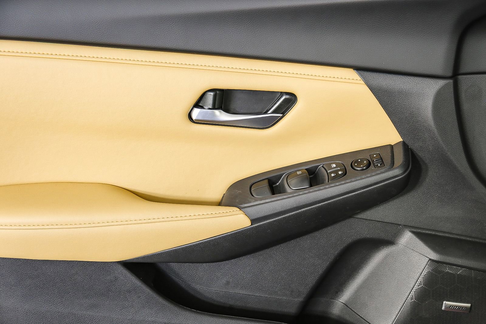 Used 2025 Nissan Sentra SV w/ SV Premium Package FWD image 21