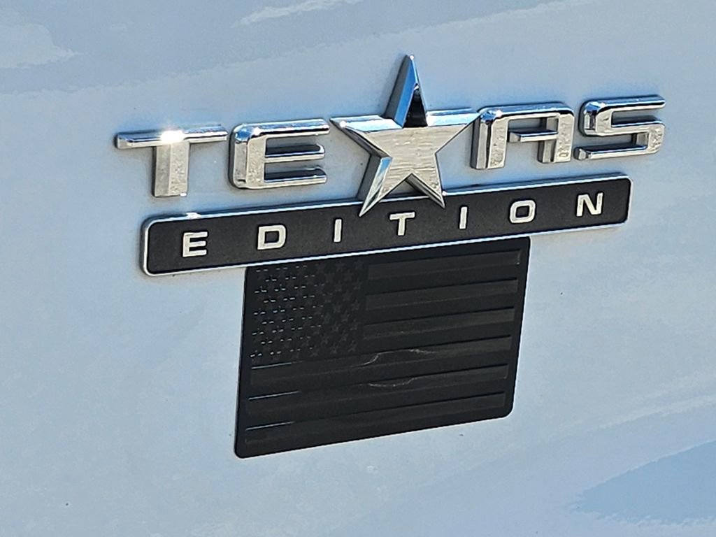 Used 2022 Chevrolet Silverado 1500 LT w/ Z71 Off-Road Package AWD/4WD image 23