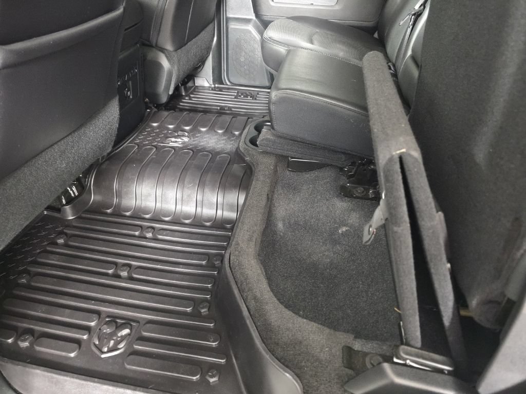 Used 2017 RAM 1500 Laramie w/ Convenience Group AWD/4WD image 33