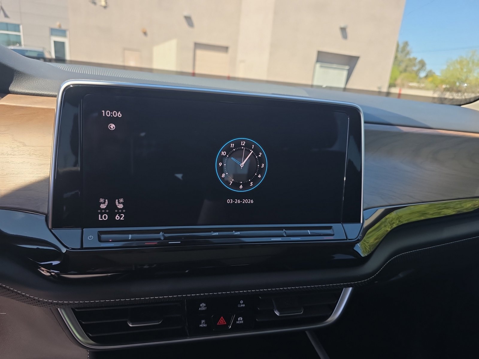 Used 2024 Volkswagen Atlas SE image 12