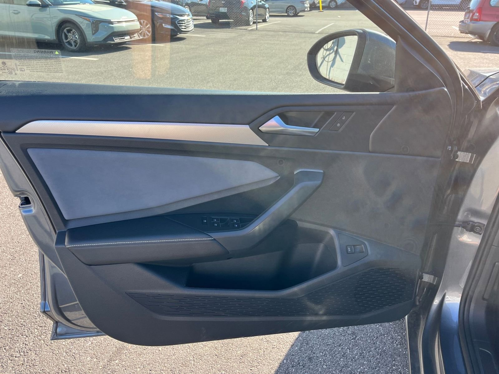 Used 2025 Volkswagen Jetta SE image 20