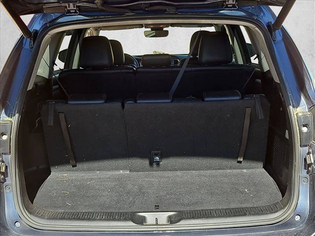Used 2017 Toyota Highlander XLE w/ Carpet Mat Package FWD image 6