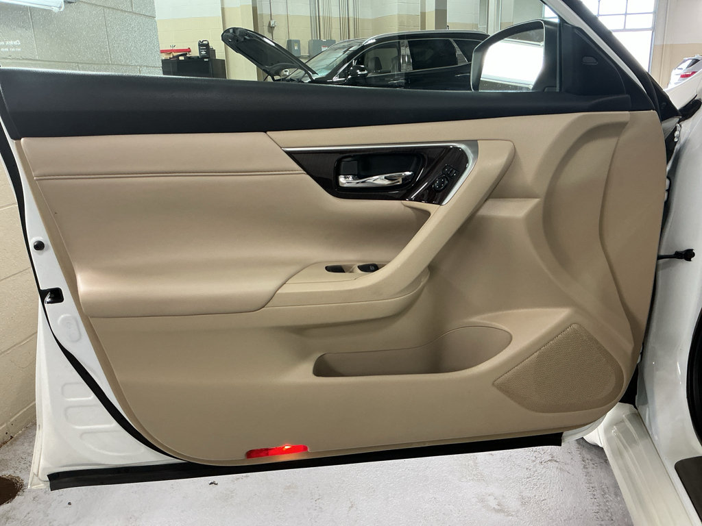 Used 2015 Nissan Altima 2.5 SL w/ Technology Package FWD image 20