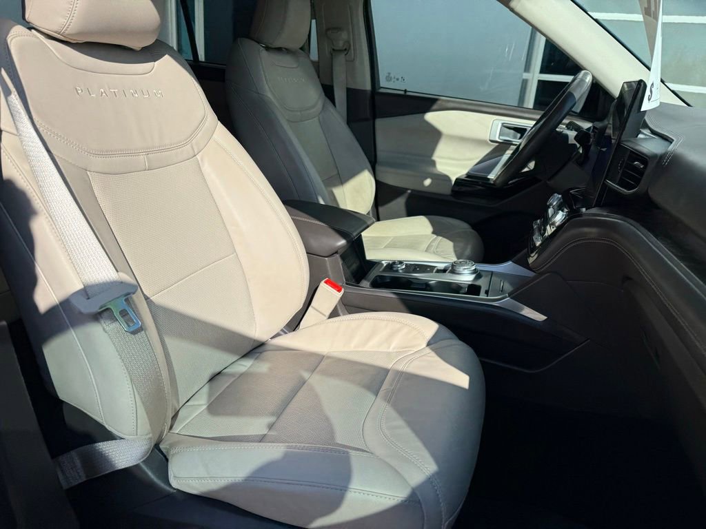 Used 2023 Ford Explorer Platinum w/ Technology Package image 15