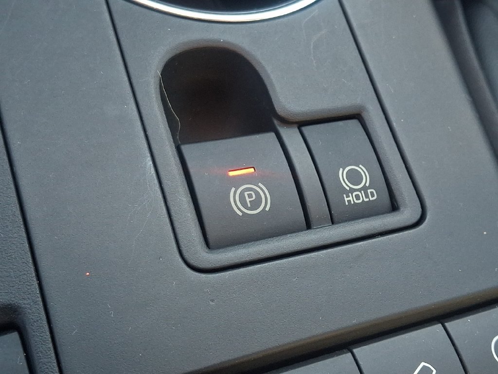 Used 2022 Toyota Highlander XLE AWD/4WD image 26