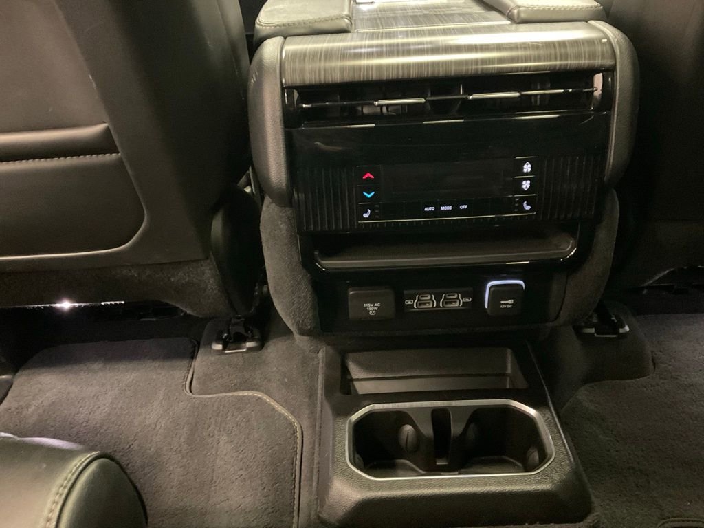 Used 2023 Jeep Wagoneer L Series III w/ Premium Group I image 37