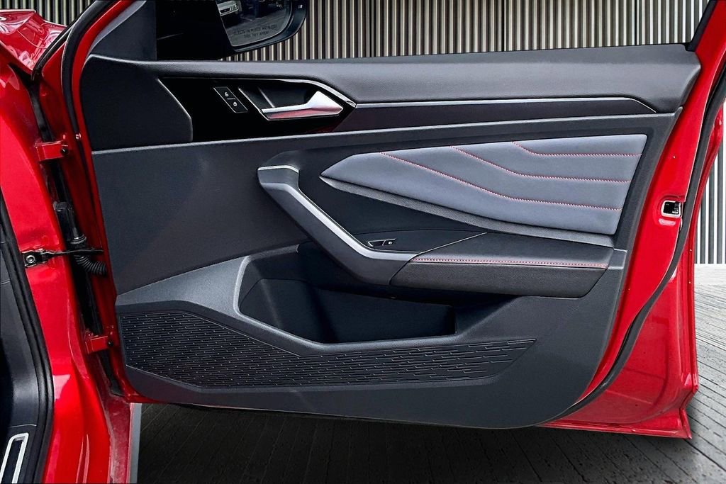 Used 2025 Volkswagen Jetta GLI Autobahn image 25