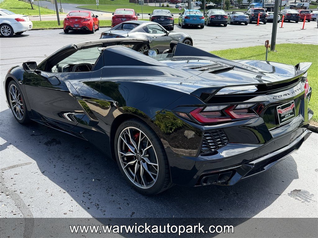 Used 2024 Chevrolet Corvette Stingray Premium Conv w/ Z51 Performance Package RWD image 9