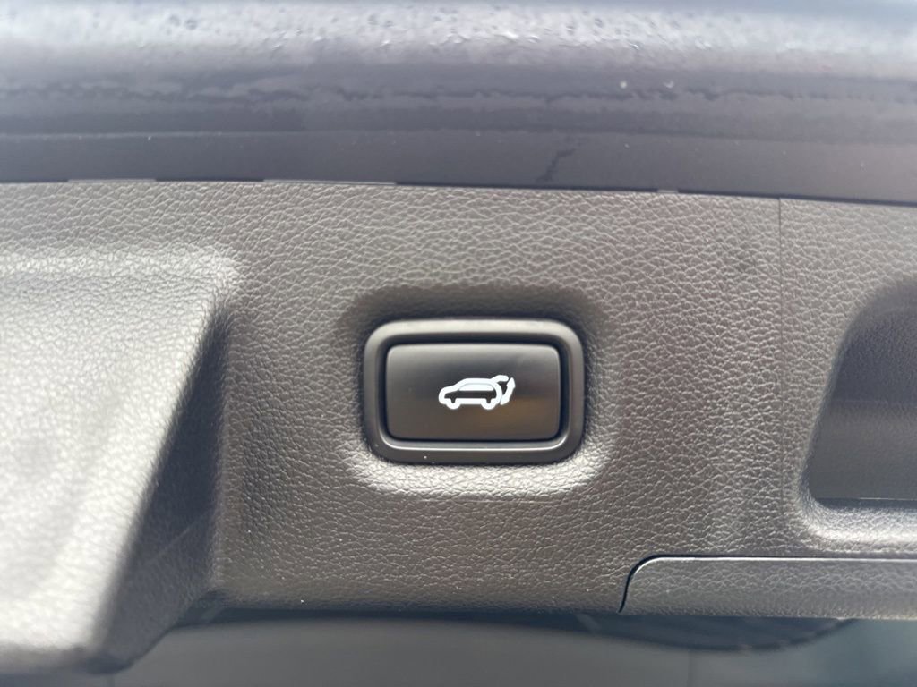 Used 2023 Hyundai Santa Fe Limited image 19