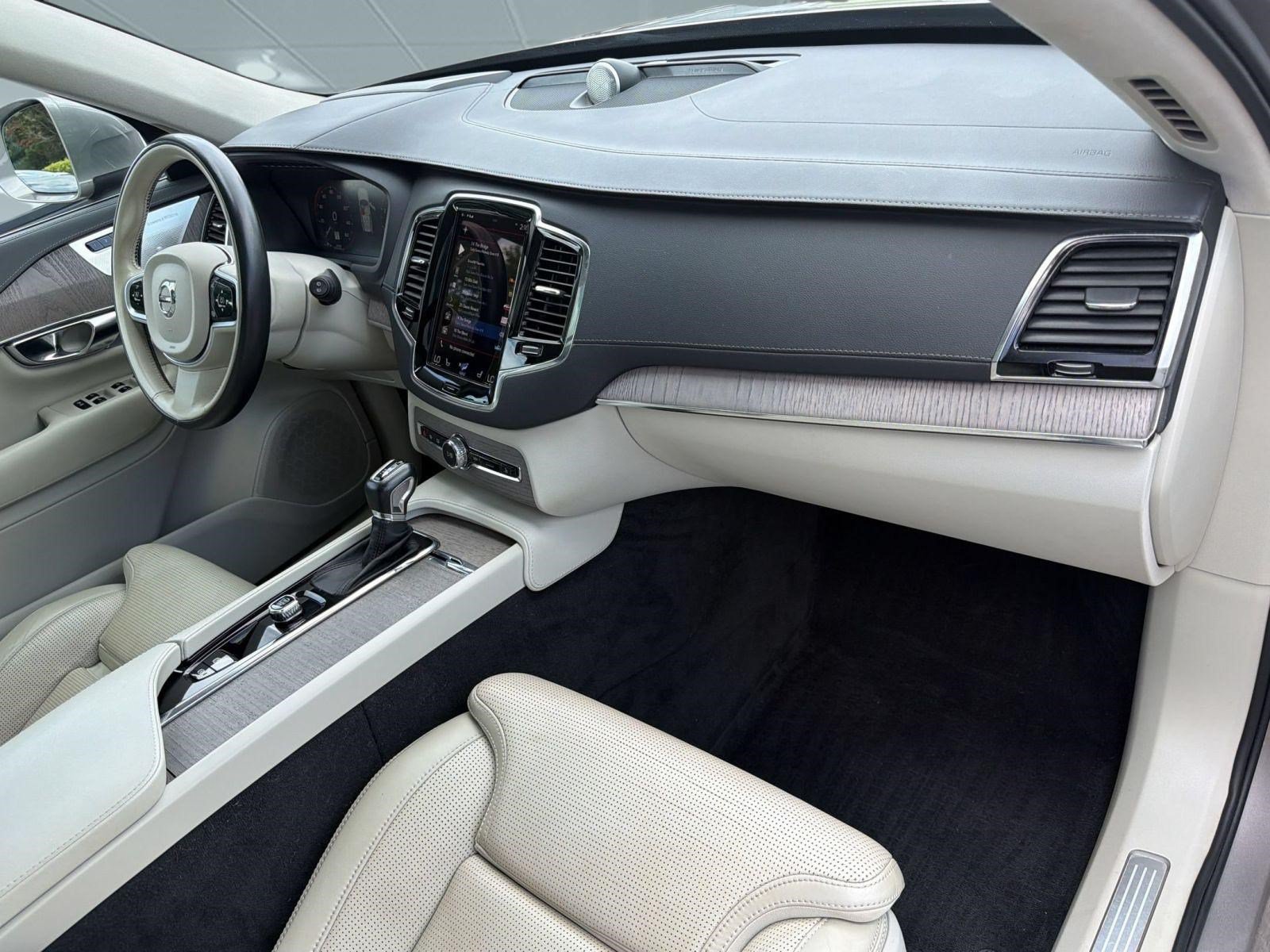 Certified 2022 Volvo XC90 T6 Inscription w/ Lounge Package AWD/4WD image 30