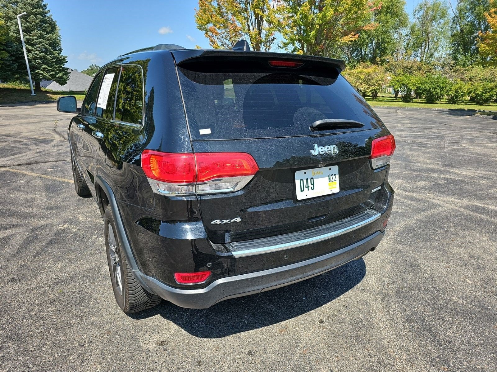 Used 2018 Jeep Grand Cherokee Limited AWD/4WD image 3