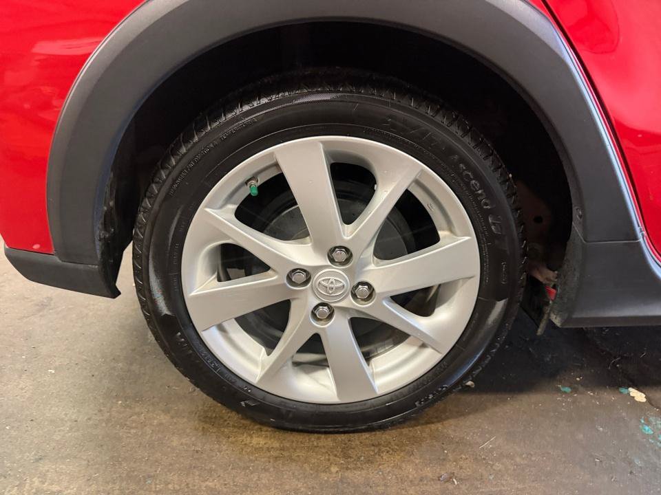 Used 2018 Toyota Prius C Four FWD image 27