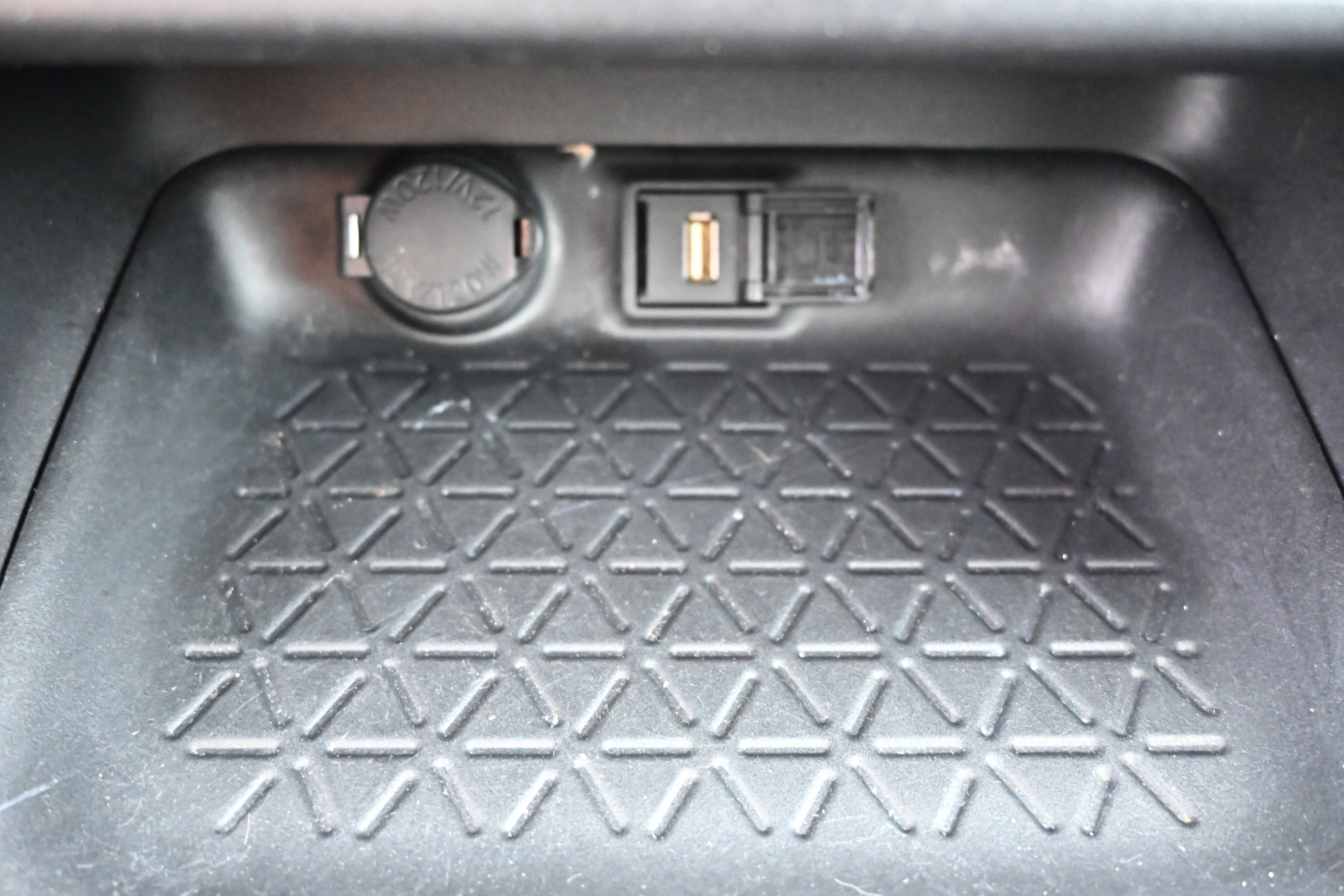 Used 2022 Toyota RAV4 XLE w/ Convenience Package AWD/4WD image 27