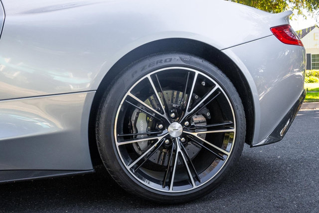 Used 2014 Aston Martin Vanquish Coupe RWD image 43