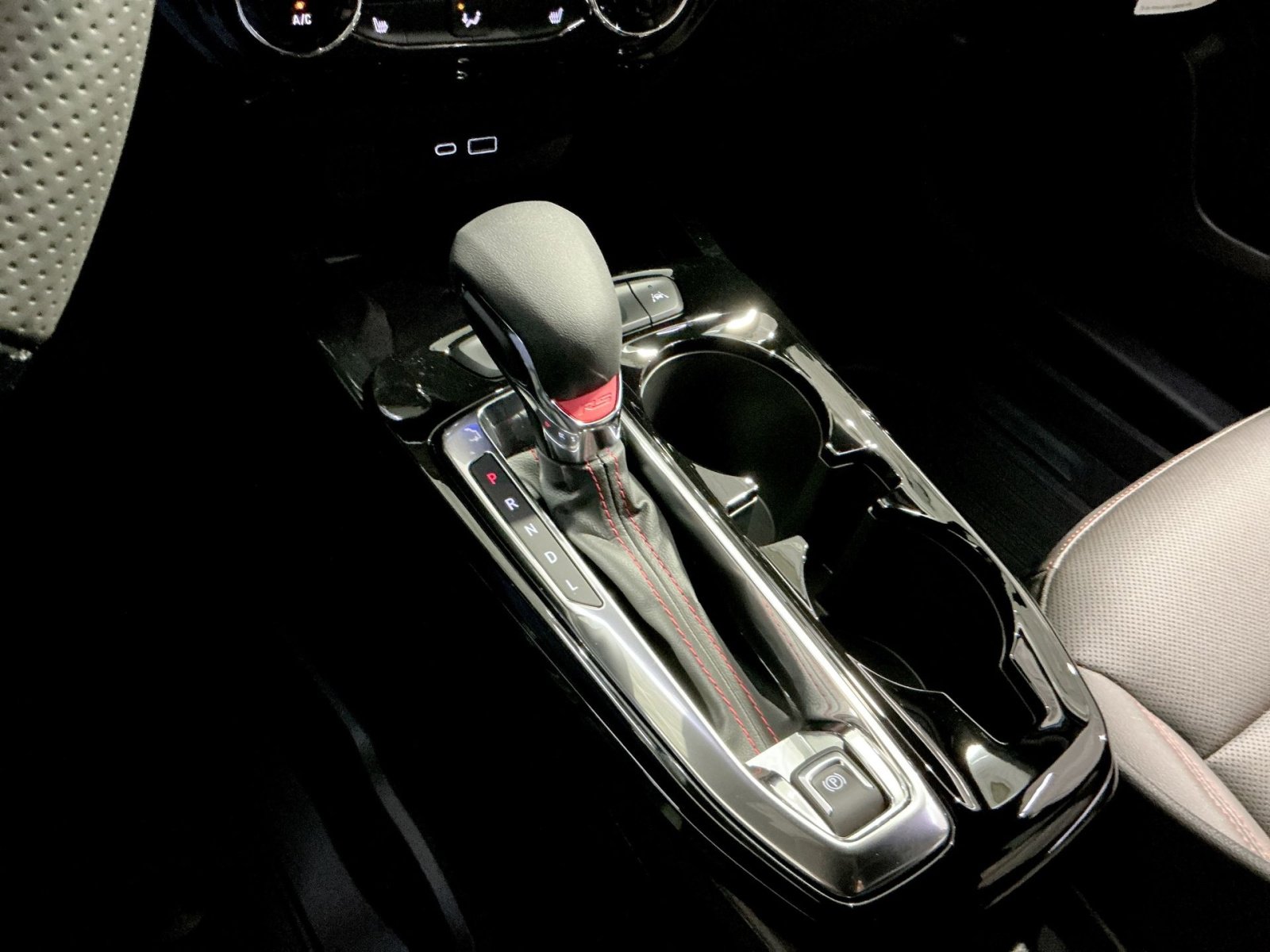 New 2026 Chevrolet Trax RS w/ Sunroof Package image 29