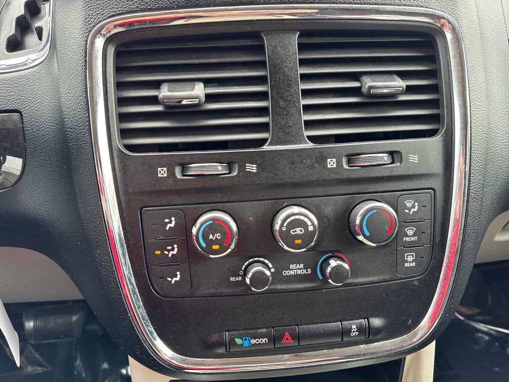 Used 2012 Dodge Grand Caravan SXT FWD image 20